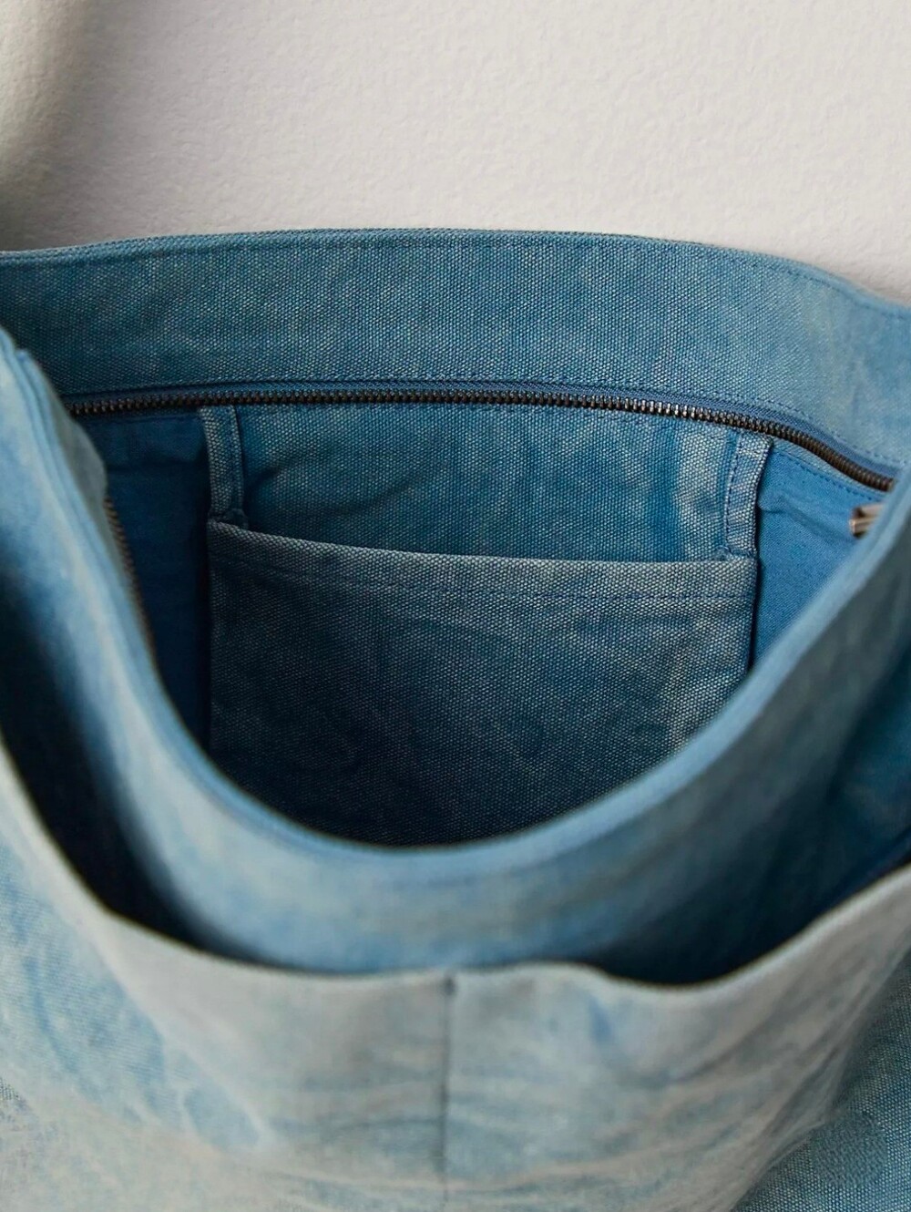 Camp Crush Sling Bag - Picture 6 of 10